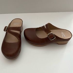 Dansko Britney Clogs - Tan Brown - size 7 (37)